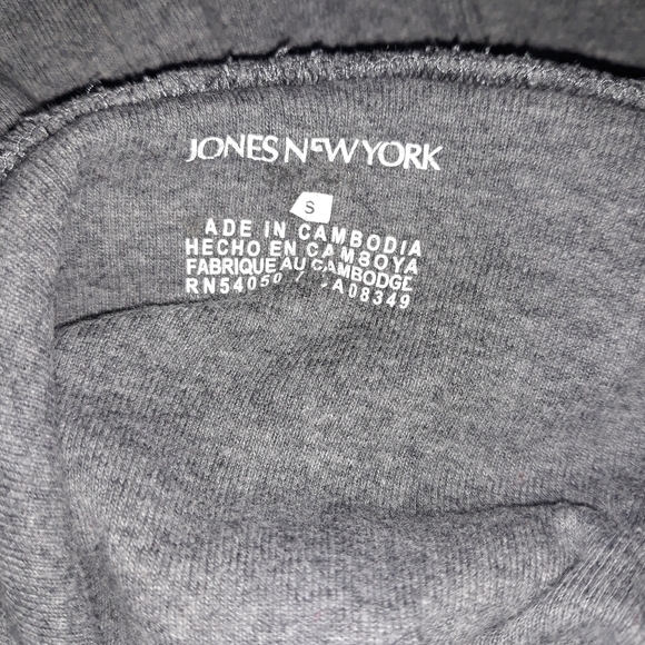 Jones New York turtleneck size small A-19  5/$25 - Picture 3 of 3